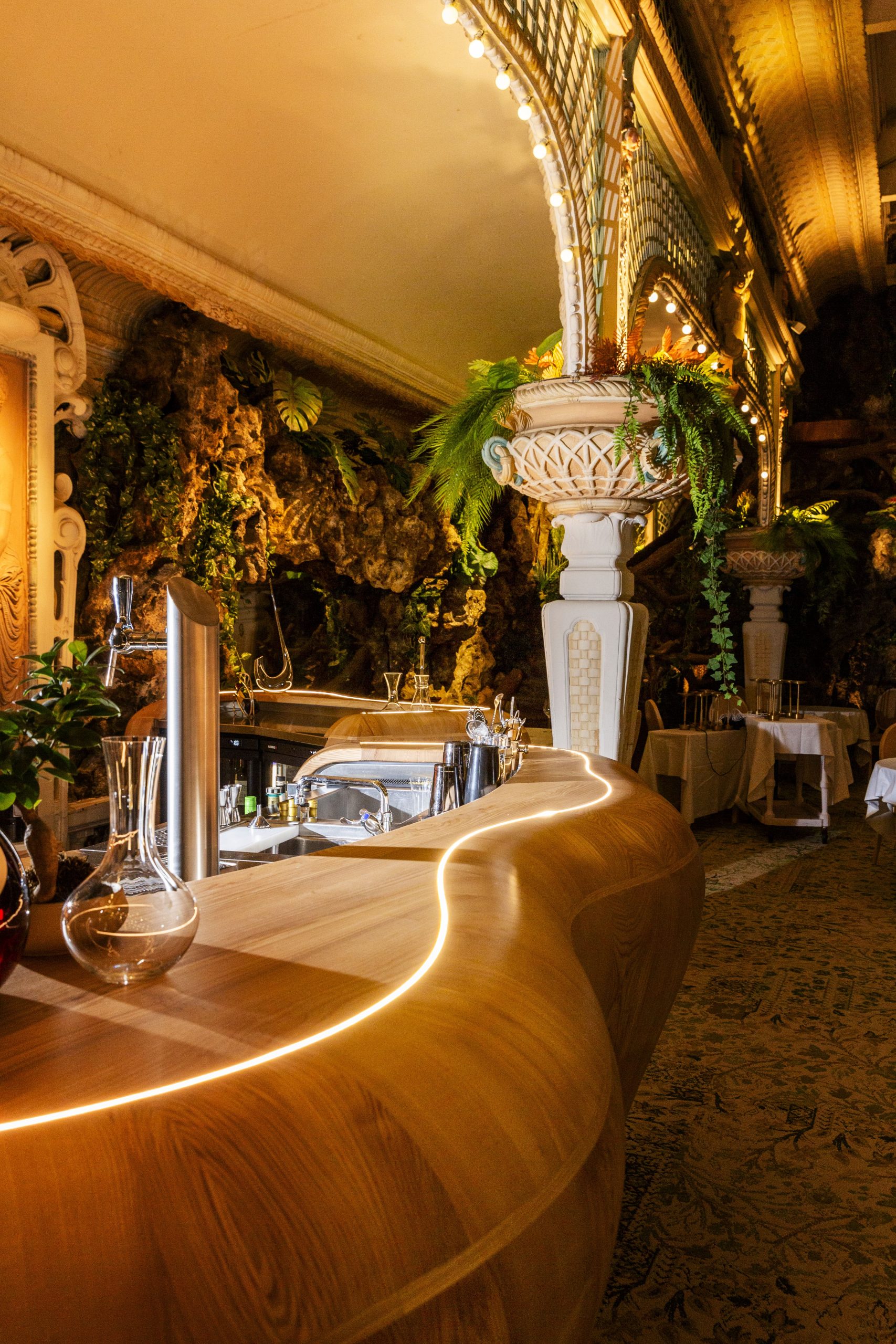 BAR du Chapon fin une Rénovation par l'agence d'architecture intérieure David Dalidec