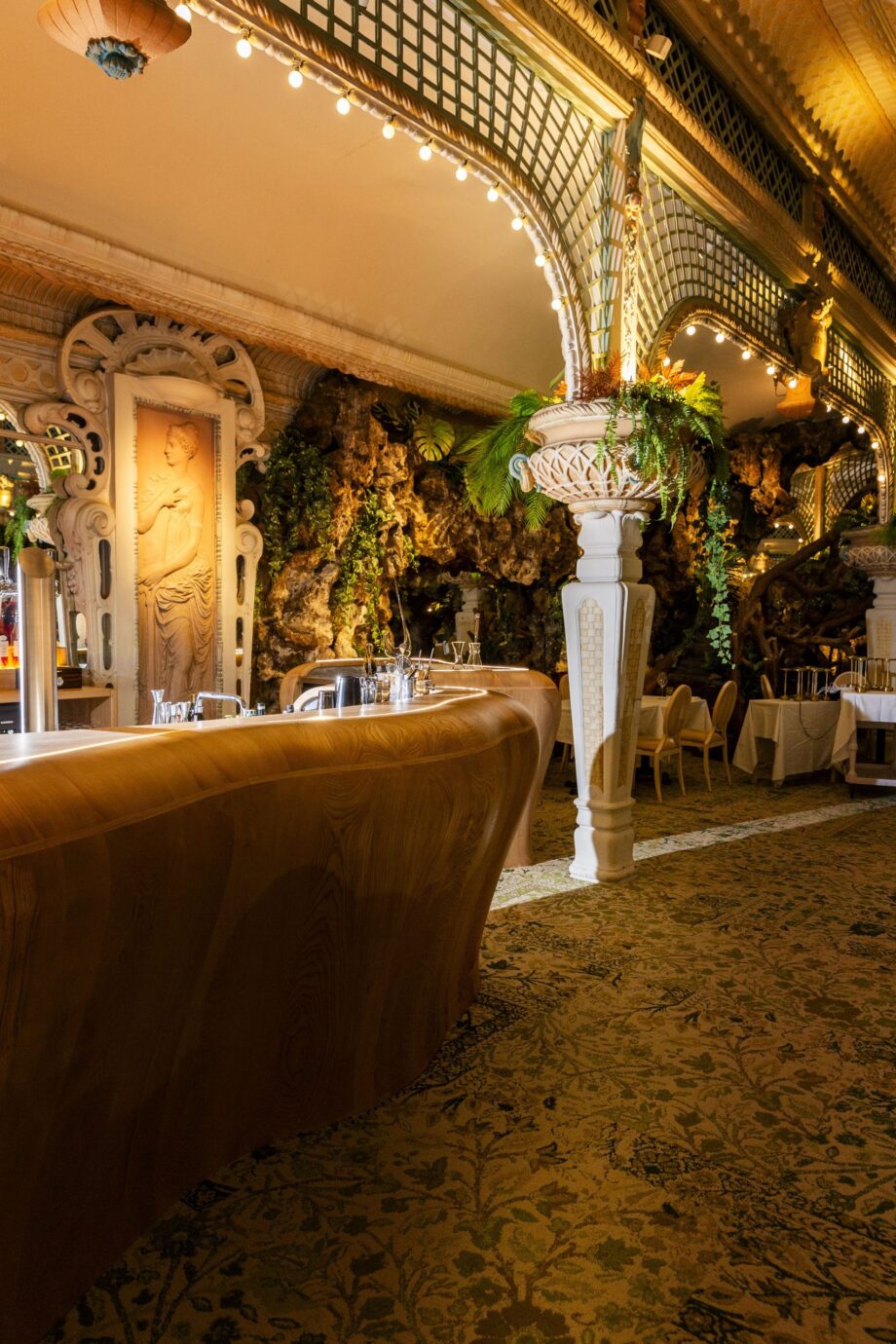 BAR du Chapon fin une Rénovation par l'agence d'architecture intérieure David Dalidec