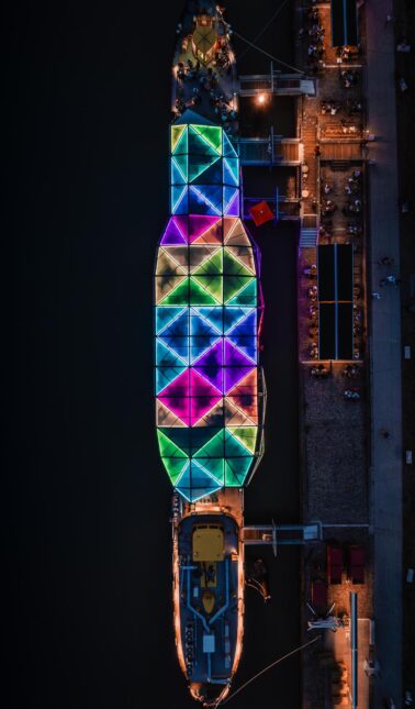 vue de dessus oz boat Lyon illuminé